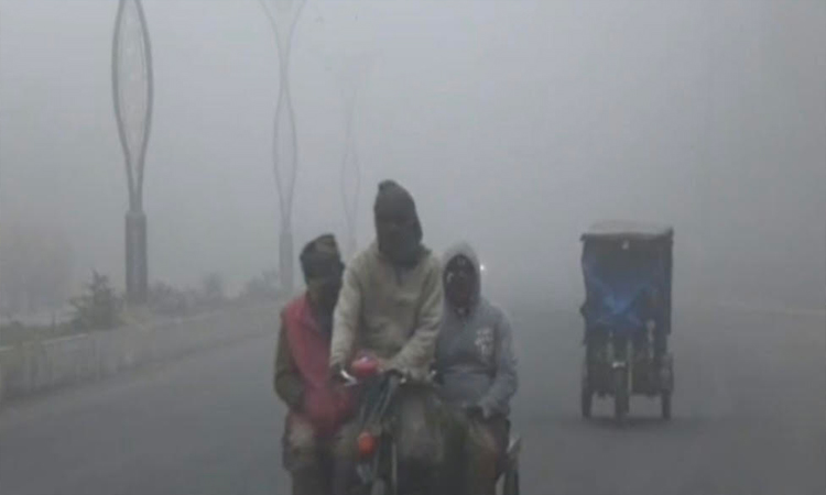 রাজশাহীতে বেড়েছে শীতের তীব্রতা, ২ দিন সূর্যের দেখা মেলেনি