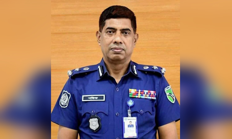 শহীদ ওসমান হাদি হত্যায় জড়িতদের ধরতে অভিযান অব্যাহত আছে : ডিবি প্রধান