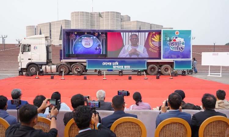 আগামী নির্বাচনে সৎ ও যোগ্য প্রার্থী বেছে নেওয়ার আহ্বান প্রধান উপদেষ্টার
