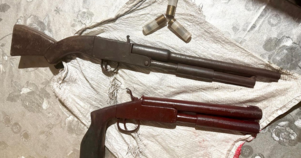 রাউজানে পুলিশের অভিযানে অস্ত্র উদ্ধার