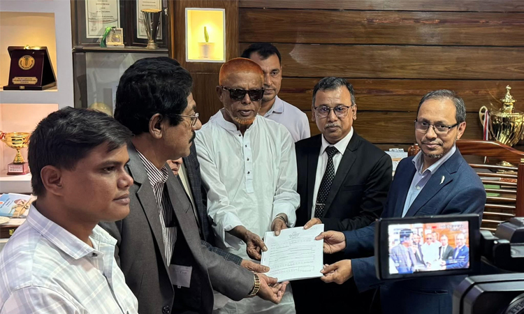 কক্সবাজারে বিএনপি নেতা সালাহউদ্দিন আহমদসহ ৯ জনের মনোনয়নপত্র সংগ্রহ