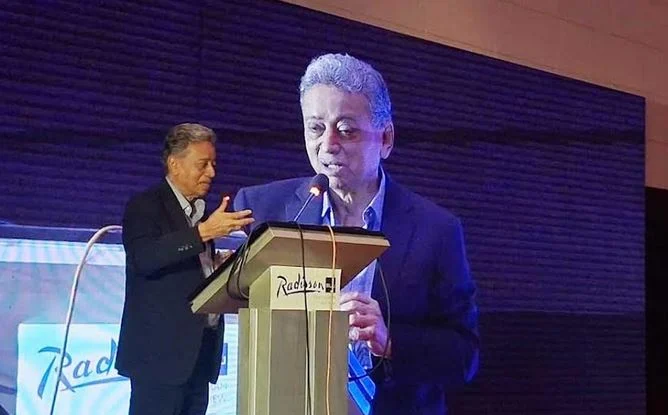 ক্ষমতায় এলে অর্থনৈতিক গণতন্ত্রায়ণ ও নিয়ন্ত্রণমুক্ত করণে অগ্রাধিকার দেবে বিএনপি: আমীর খসরু