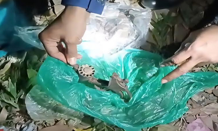 কিশোরগঞ্জে পিস্তল ও দুই রাউন্ড গুলি উদ্ধার