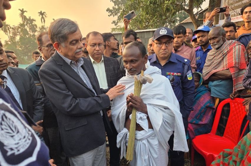 দিপু চন্দ্র দাস হত্যাকাণ্ডে শোক, পরিবারের পাশে অন্তর্বর্তী সরকার