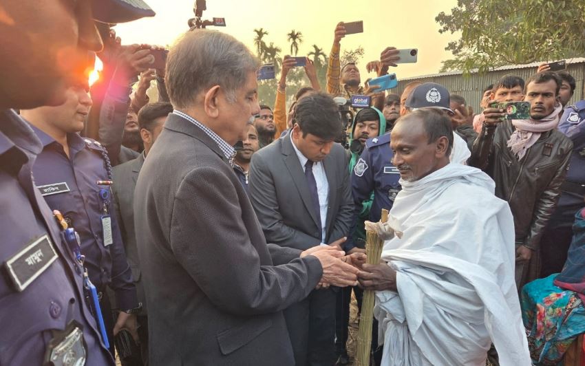 গফরগাঁওয়ে নিহত দীপু চন্দ্র দাসের পরিবারের পাশে থাকবে সরকার : শিক্ষা উপদেষ্টা