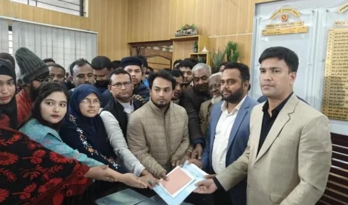 মনোনয়নপত্র সংগ্রহ এনসিপির সদস্য সচিব আখতার হোসেনের