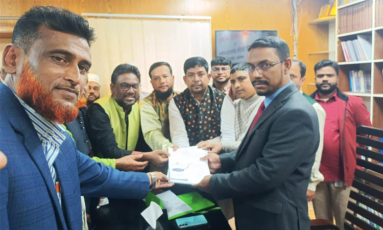 পটুয়াখালী-৩ আসনে নুরের পক্ষে মনোনয়নপত্র সংগ্রহ