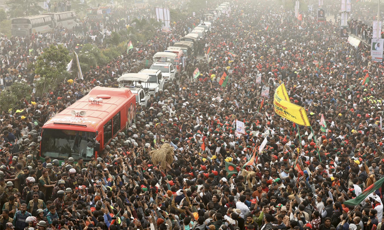 ৩০০ ফিটে কানায় কানায় পূর্ণ সংবর্ধনাস্থল, জনসমুদ্রে পরিণত রাজধানী