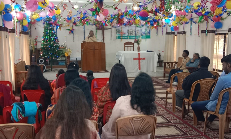 মাগুরায় প্রার্থনা ও সম্প্রীতির মধ্য দিয়ে বড়দিন উদযাপন