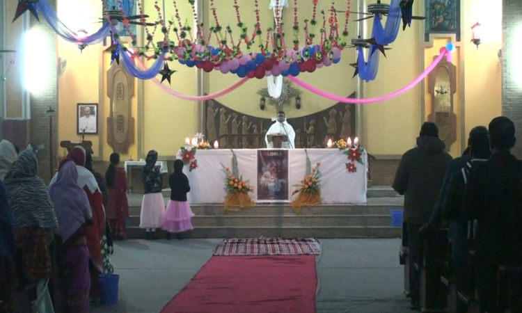 নাটোরে উৎসবমুখর পরিবেশে বড়দিন পালিত