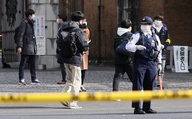 জাপানে ছুরিকাঘাত ও তরল স্প্রে আক্রমণে আহত ১৪