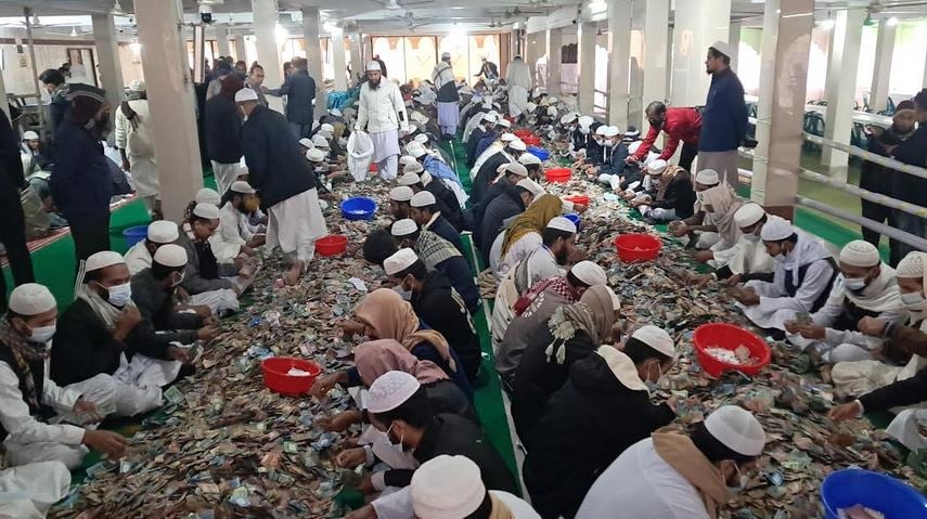 কিশোরগঞ্জের পাগলা মসজিদের দানবাক্সে মিললো ৩৫ বস্তা টাকা