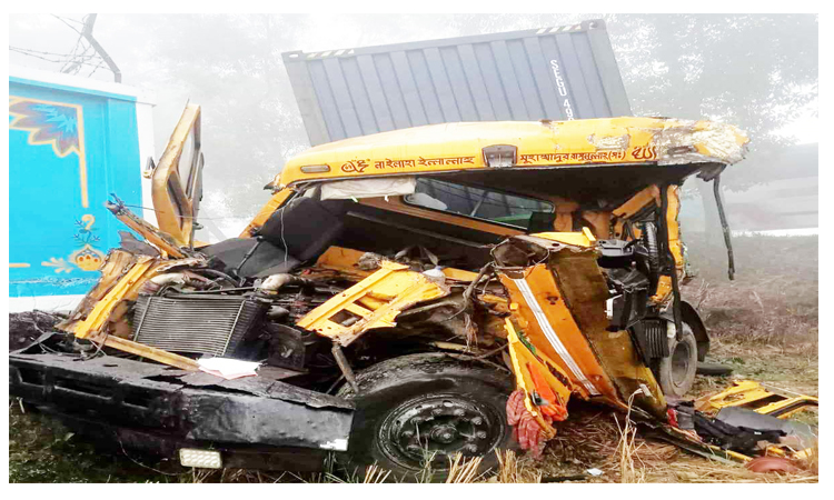 কুমিল্লায় পৃথক সড়ক দুর্ঘটনায় চালকসহ তিনজন নিহত