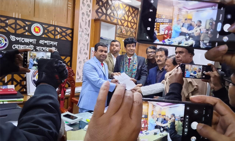 বাগেরহাট-১ আসনে বিএনপির প্রার্থী কপিল কৃষ্ণ মন্ডলের মনোনয়নপত্র দাখিল