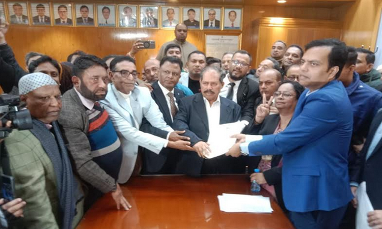 উৎসব মুখর পরিবেশে বরিশালে বিভিন্ন দলের মনোনয়ন জমা