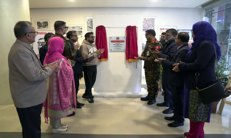 ডিএনসিসিতে শুরু হয়েছে মুক্তিযুদ্ধের পোস্টার প্রদর্শনী