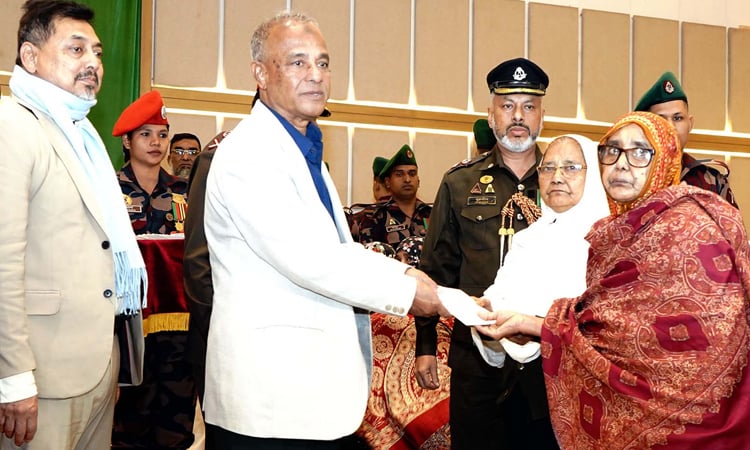 যথাযোগ্য মর্যাদায় বিজিবি দিবস উদযাপিত