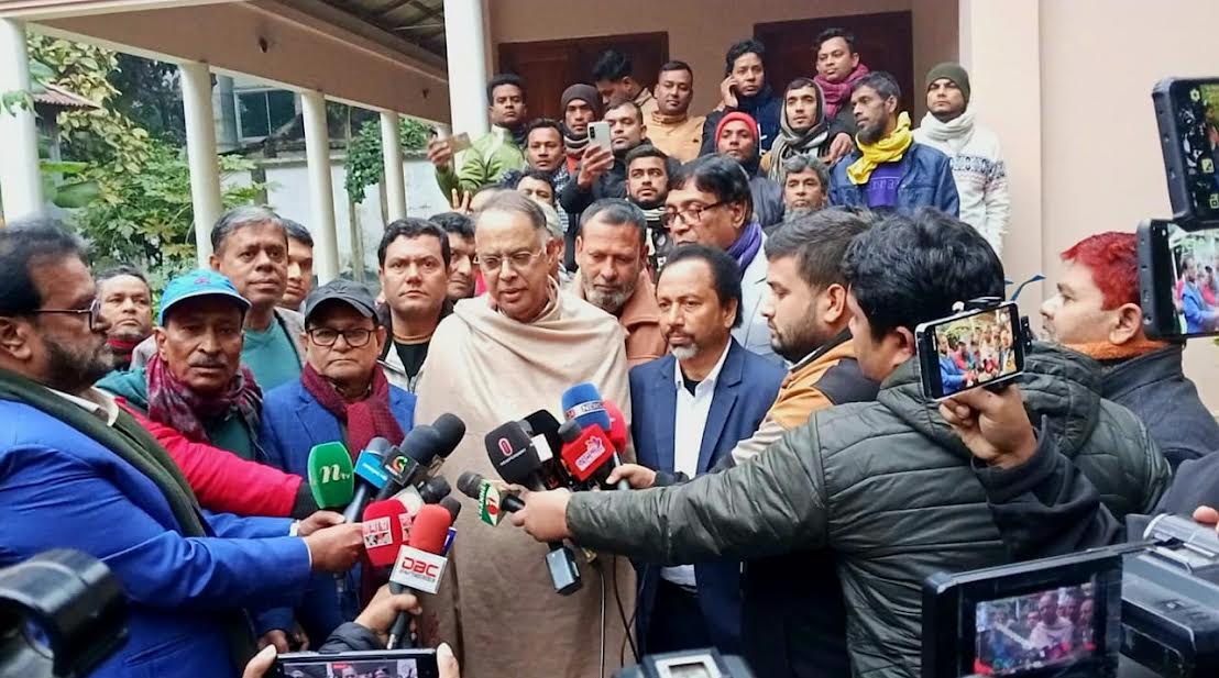 সিরাজগঞ্জ-২ আসনে বিএনপির প্রার্থী ইকবাল হাসান মাহমুদ টুকুর মনোনয়নপত্র দাখিল