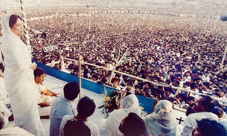 দেশনেত্রী বেগম জিয়াকে এলাকার নেতা হিসেবে পাওয়া হলো না দিনাজপুরবাসীর 