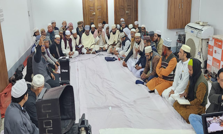 খালেদা জিয়ার আত্মার মাগফিরাত কামনায় বিএনপির কেন্দ্রীয় কার্যালয়ে কোরআনখানি ও দোয়া