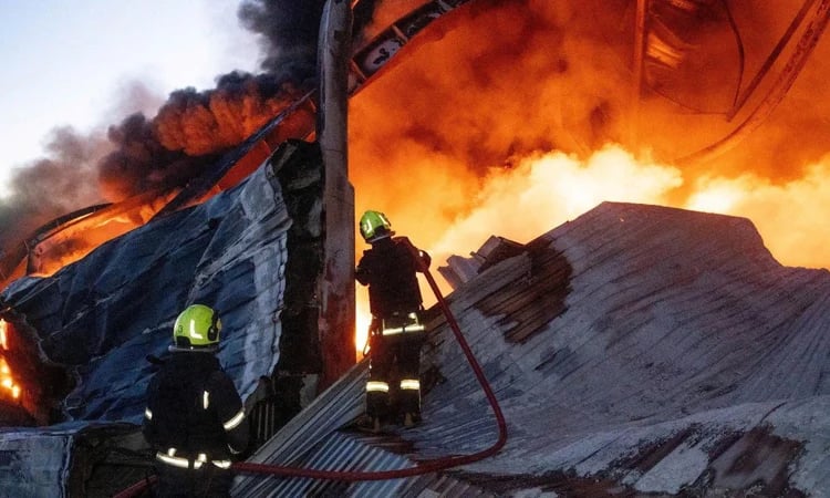 রাশিয়ার হামলায় ইউক্রেনে শিশুসহ আহত ৪