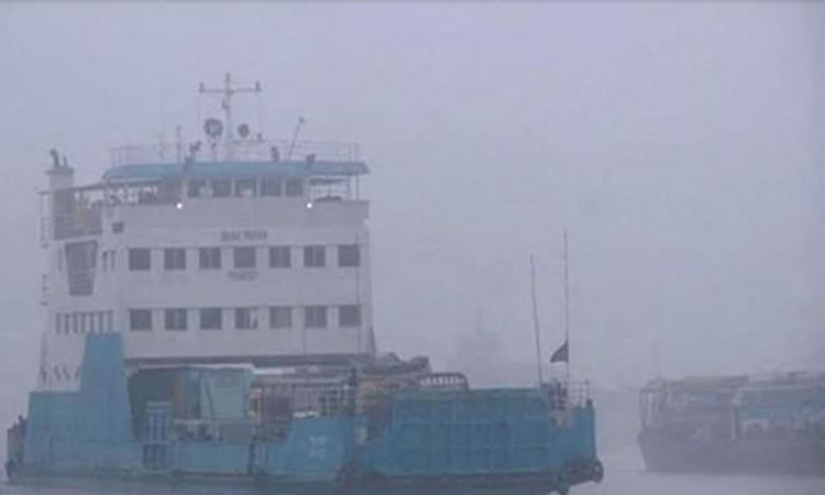 ৫ ঘণ্টা পর পাটুরিয়া-দৌলতদিয়া রুটে ফেরি চলাচল শুরু 