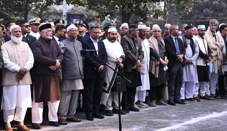 খালেদা জিয়ার জানাজায় অংশ নিলেন বিভিন্ন রাজনৈতিক দল ও সংগঠনের নেতাকর্মীরা 