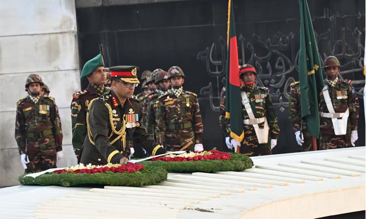 প্রধান উপদেষ্টার পক্ষে বেগম খালেদা জিয়ার সমাধিতে শ্রদ্ধাঞ্জলি