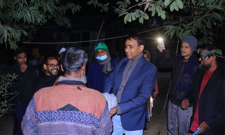 সুনামগঞ্জে শীতার্ত মানুষের মধ্যে শীতবস্ত্র বিতরণ 