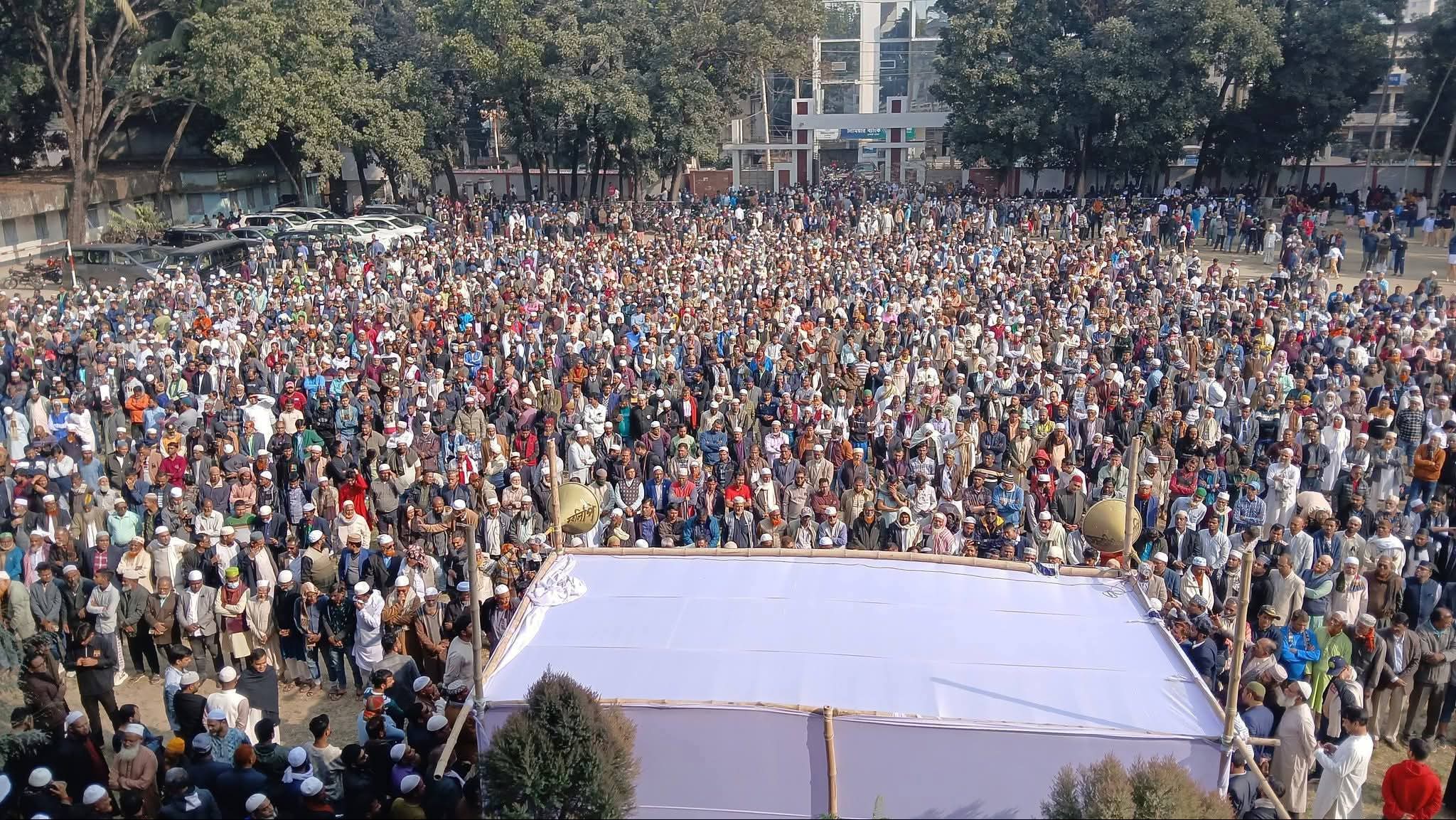 টাঙ্গাইলে সাবেক স্বরাষ্ট্রমন্ত্রী মাহমুদুল হাসানের জানাজা ও দাফন সম্পন্ন