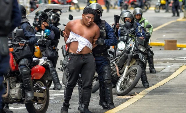 যুক্তরাষ্ট্রের চাপের মুখে ৮৮ জন ভিন্নমতাবলম্বীকে কারামুক্তি দিল ভেনেজুয়েলা