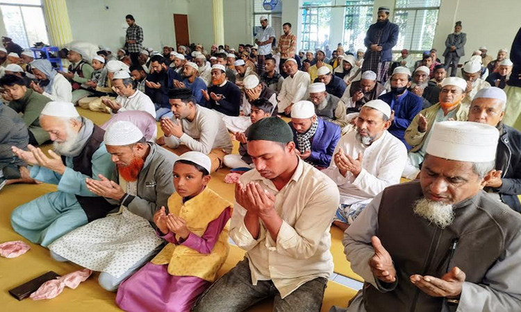 সিরাজগঞ্জে খালেদা জিয়ার রুহের মাগফেরাত কামনায় দোয়া মাহফিল