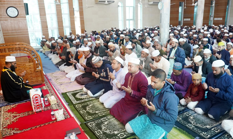 খালেদা জিয়ার রুহের মাগফিরাত কামনায় আনসার-ভিডিপির উদ্যোগে বিশেষ দোয়া