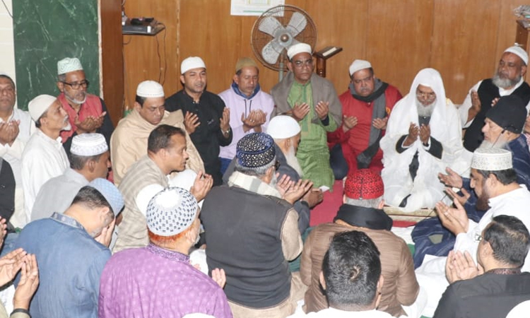 খুলনায় বেগম খালেদা জিয়ার মাগফিরাত কামনায় সকল মসজিদে দোয়া মাহফিল