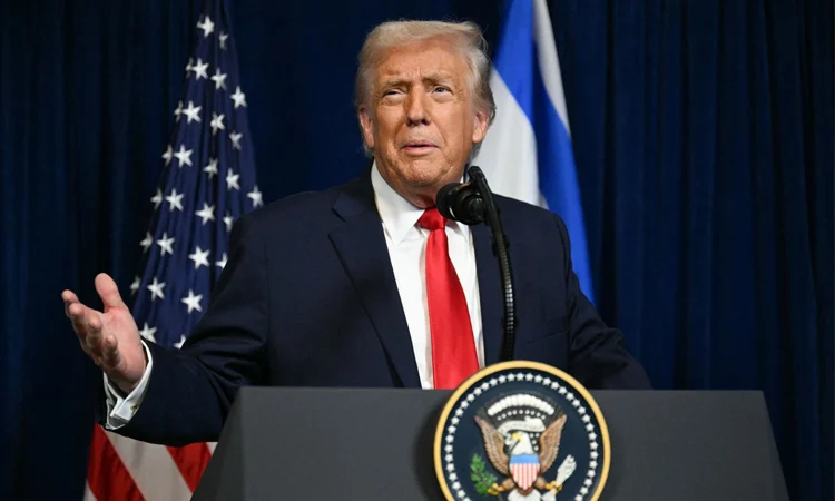 ইরানে বিক্ষোভকারীদের হত্যা হলে যুক্তরাষ্ট্র ‘রক্ষা করতে এগিয়ে আসবে’: ট্রাম্প