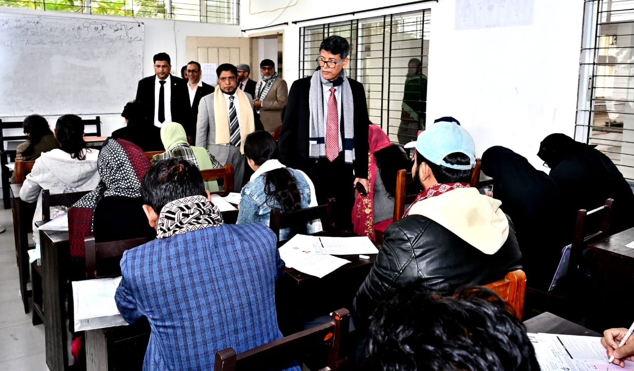 চবির ‘ডি’ ইউনিটের ভর্তি পরীক্ষায় উপস্থিত ৯২ শতাংশ