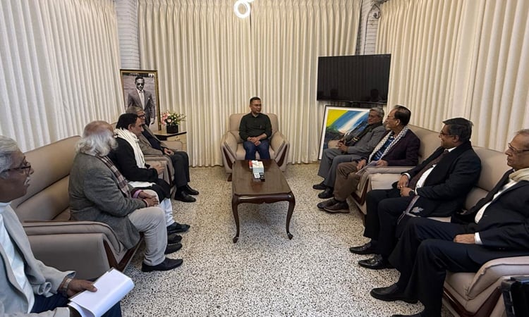 তারেক রহমানের সঙ্গে দেখা করেছেন হিন্দু-বৌদ্ধ-খ্রিষ্টান ঐক্য পরিষদের নেতারা