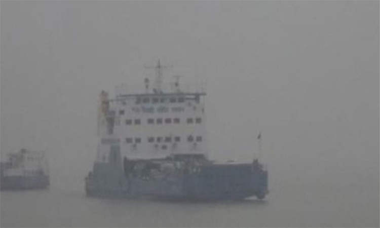 পাটুরিয়া-দৌলতদিয়া এবং আরিচা-কাজিরহাটের মধ্যে ফেরি চলাচল বন্ধ রয়েছে 