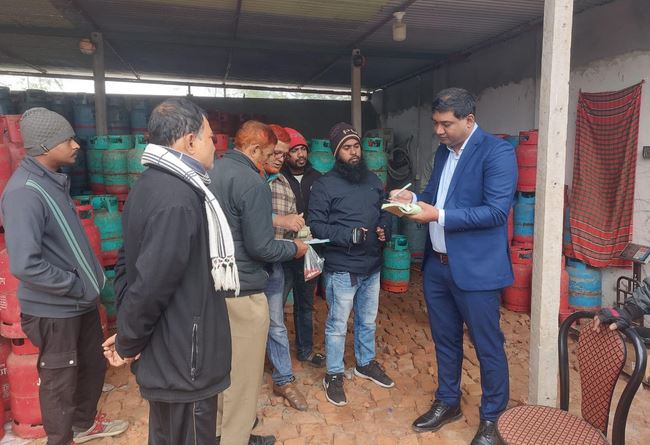 টাঙ্গাইলে ৩ ব্যবসায়ীকে ভোক্তা অধিকারের জরিমানা