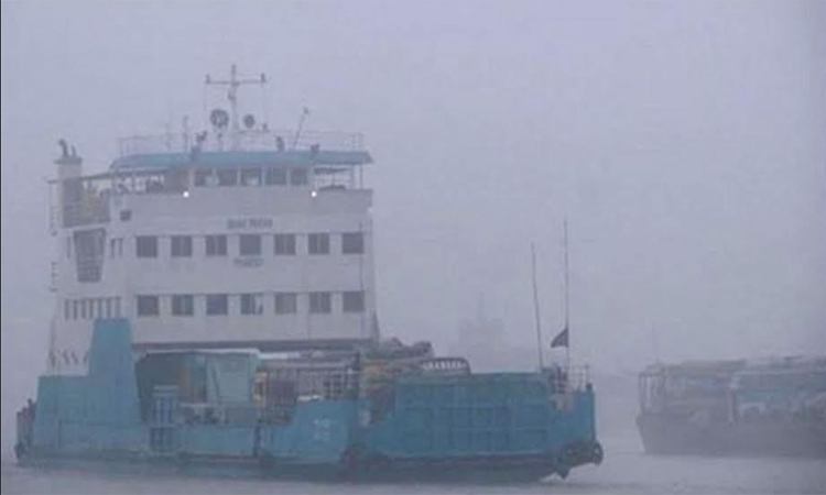 পাটুরিয়া-দৌলতদিয়া রুটে ৬ ঘণ্টা পর ফেরি চলাচল পুনরায় শুরু  