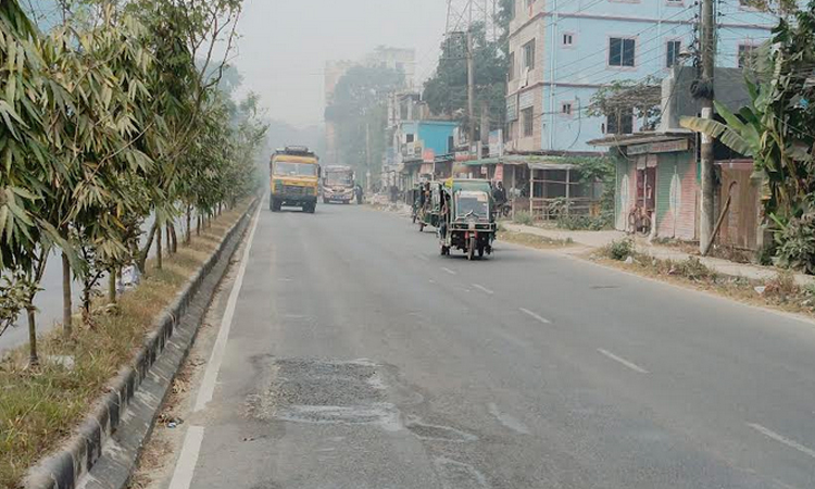 তীব্র শীতে জবুথবু রাজবাড়ী