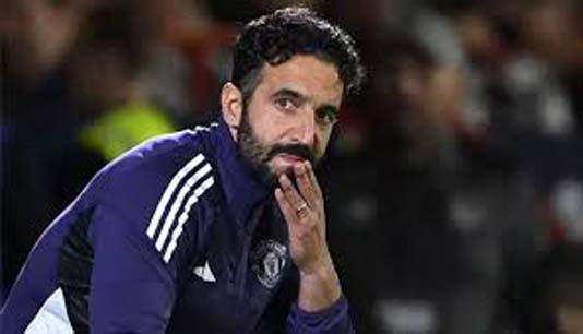 ১৪ মাসের দায়িত্ব শেষে ম্যানচেস্টার ইউনাইটেড থেকে বরখাস্ত আমোরিম