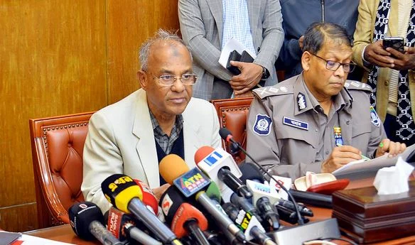 সুষ্ঠু ভোটগ্রহণ নিশ্চিতে আইনশৃঙ্খলা বাহিনী যেকোন স্থানে প্রবেশ করতে পারবে: স্বরাষ্ট্র উপদেষ্টা