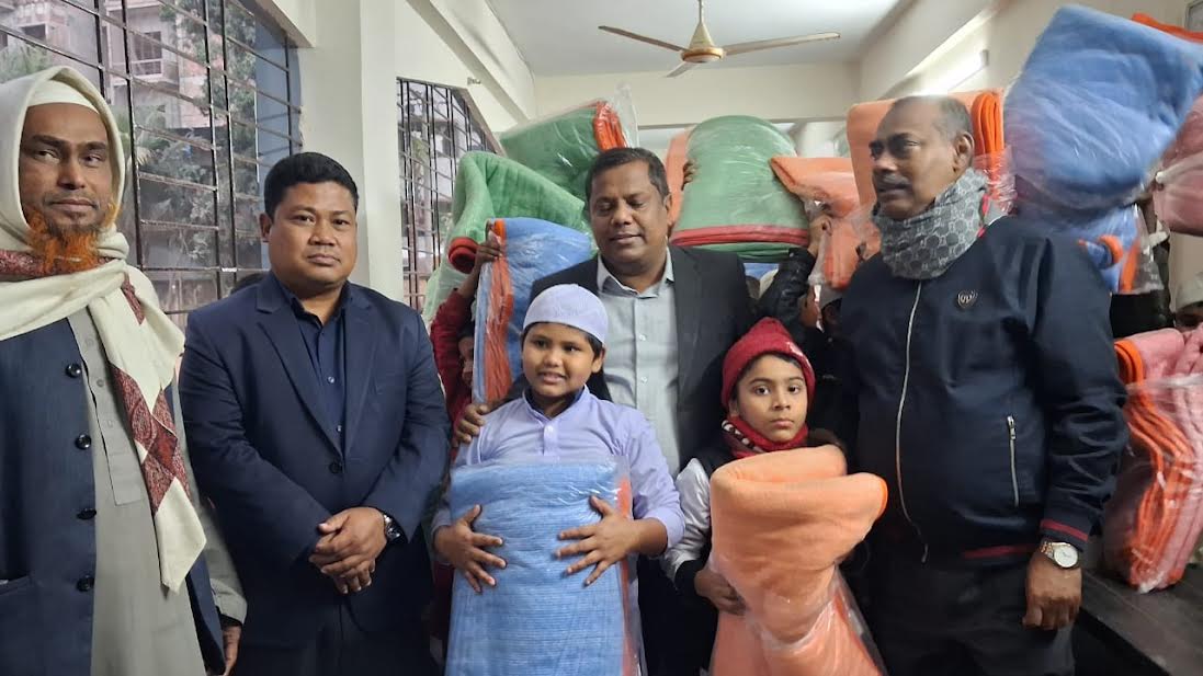 জিসিসির উদ্যোগে শীতার্তদের মধ্যে কম্বল বিতরণ