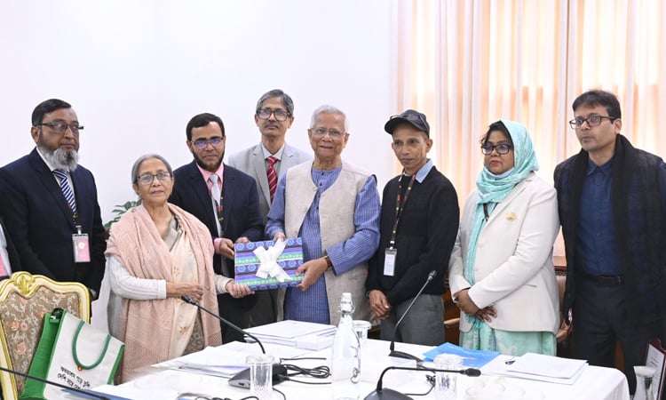 গভীর সমুদ্রে গবেষণা ও সমস্যা চিহ্নিতকরণের ওপর প্রধান উপদেষ্টার গুরুত্বারোপ 