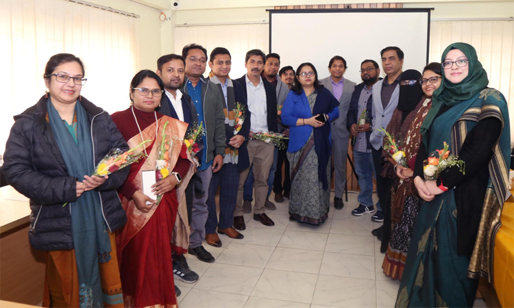 সম্প্রতি বিদেশে উচ্চশিক্ষা গ্রহণকারী ঢাবি শিক্ষকদের সংবর্ধনা প্রদান