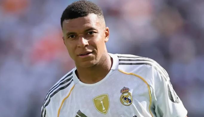 স্প্যানিশ সুপার কাপে খেলতে পারছেন না এমবাপ্পে