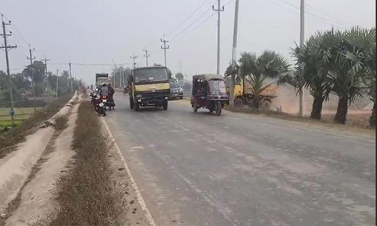 সাতক্ষীরায় ৮.৮ ডিগ্রি সেলসিয়াস তাপমাত্রায় বিপর্যস্ত জনজীবন 