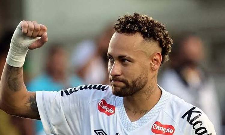 বিশ্বকাপকে সামনে রেখে ২০২৬ পর্যন্ত সান্তোসে চুক্তি নবায়ন করলেন নেইমার