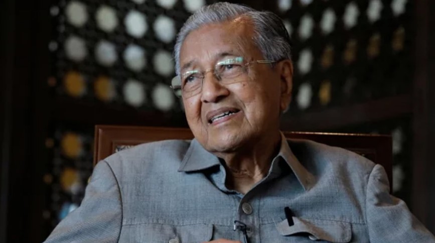 মাহাথিরের জন্য অস্ত্রোপচার ‘ভালো বিকল্প নয়’: ছেলে